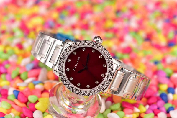 ブルガリ時計正面デザイン